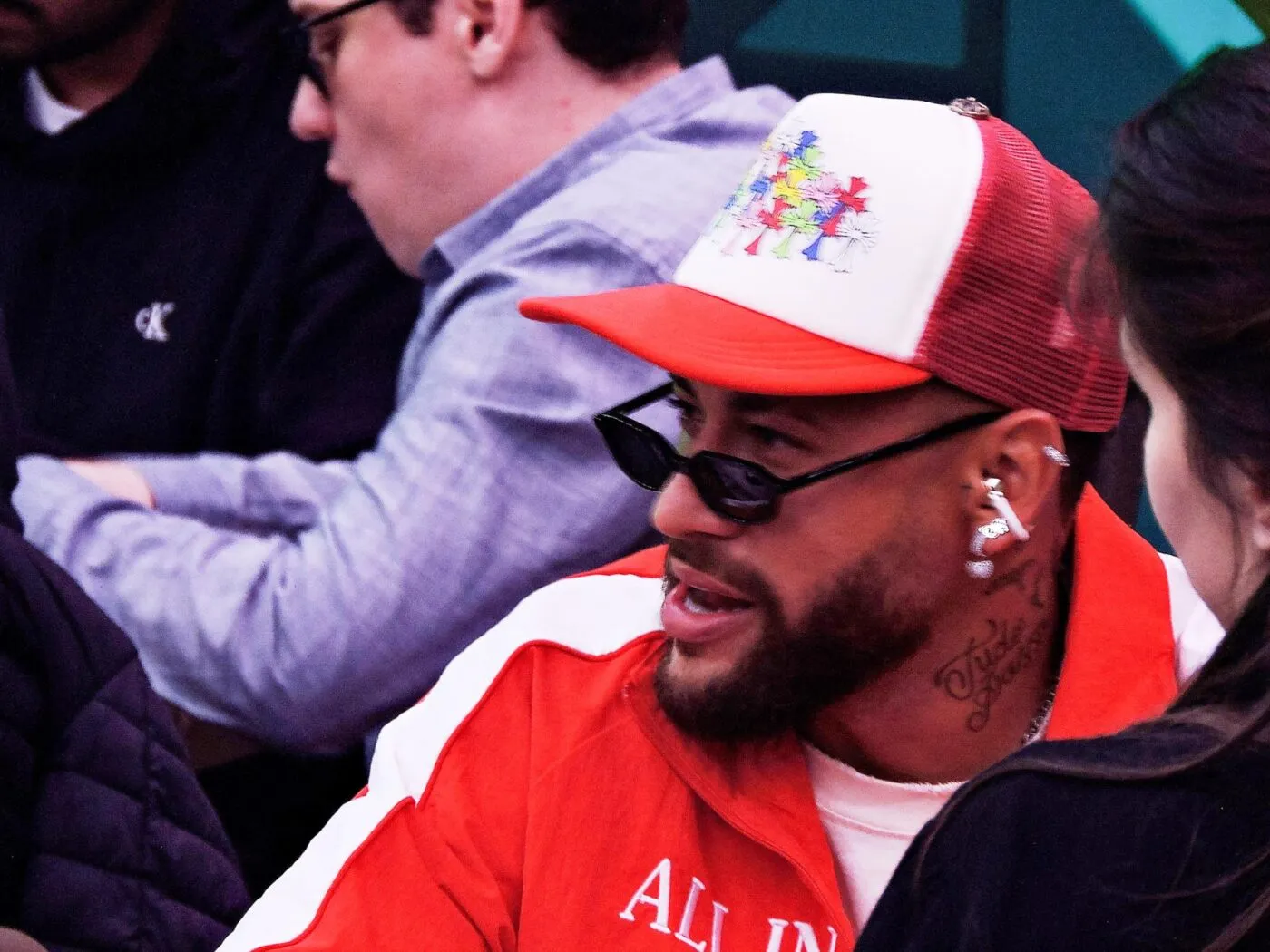 Neymar répond aux critiques après avoir joué au poker