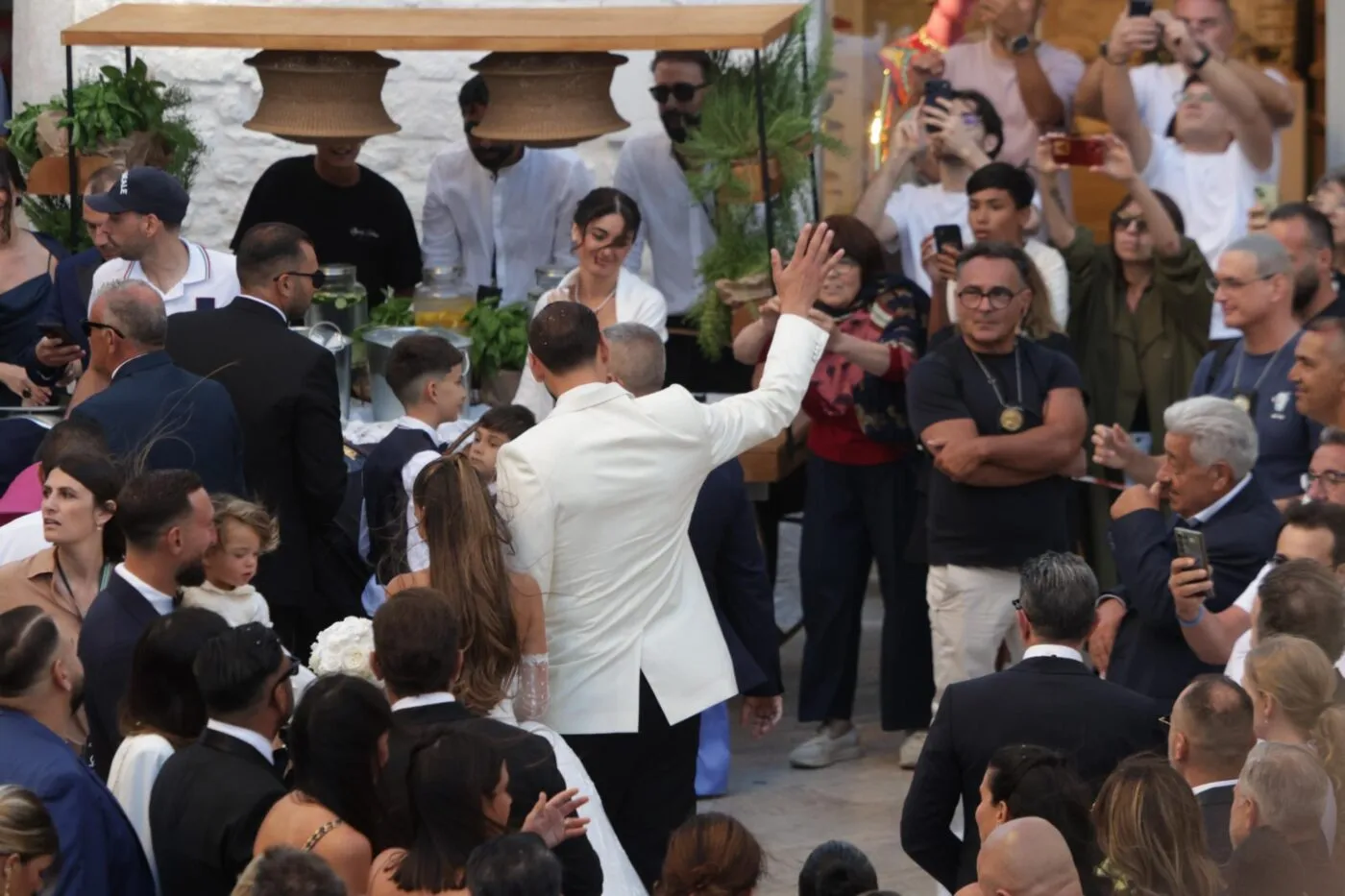 Haaland poursuit ses vacances au mariage de Donnarumma