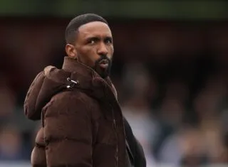 L'ancien club de Jermain Defoe se justifie après son licenciement
