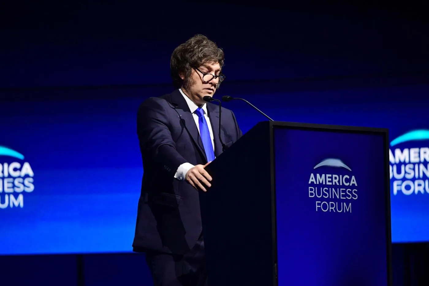 Javier Milei veut interdire l'entrée en Argentine aux auteurs de «<span style="font-size:50%"> </span>messages de haine<span style="font-size:50%"> </span>»