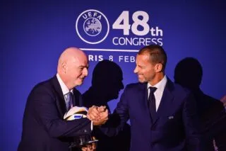 L'UEFA est-elle un contre-pouvoir crédible face à la FIFA ?