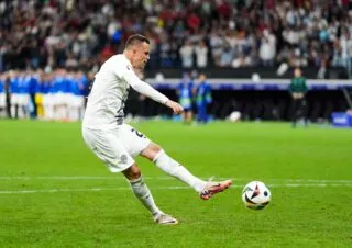 Josip Iličić rate une panenka et élimine son équipe en Ligue Conférence