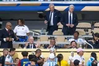 Arsène Wenger tourne le dos à Gianni Infantino