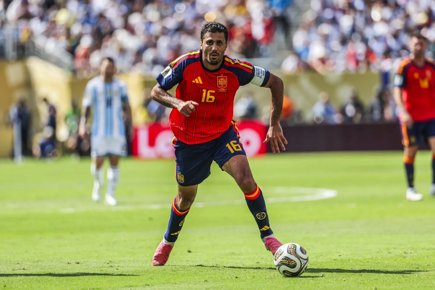 Barça ou Real : quel serait le meilleur choix pour Rodri ?