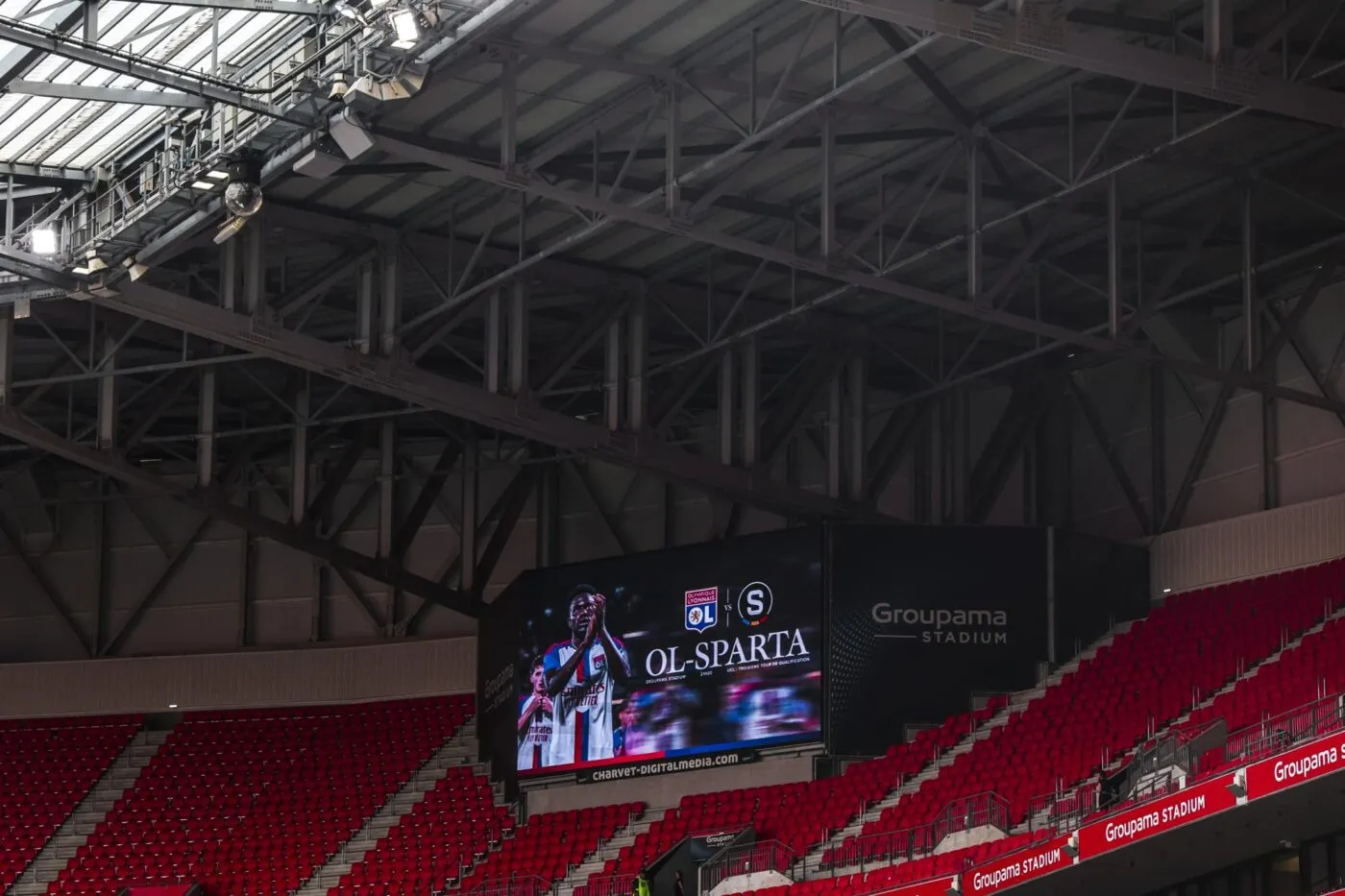Un départ d'incendie près du Groupama Stadium avant OL-Sparta