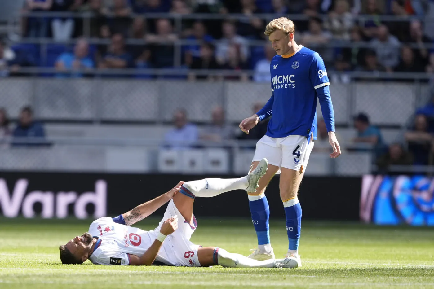 Giroud sort sur blessure en amical