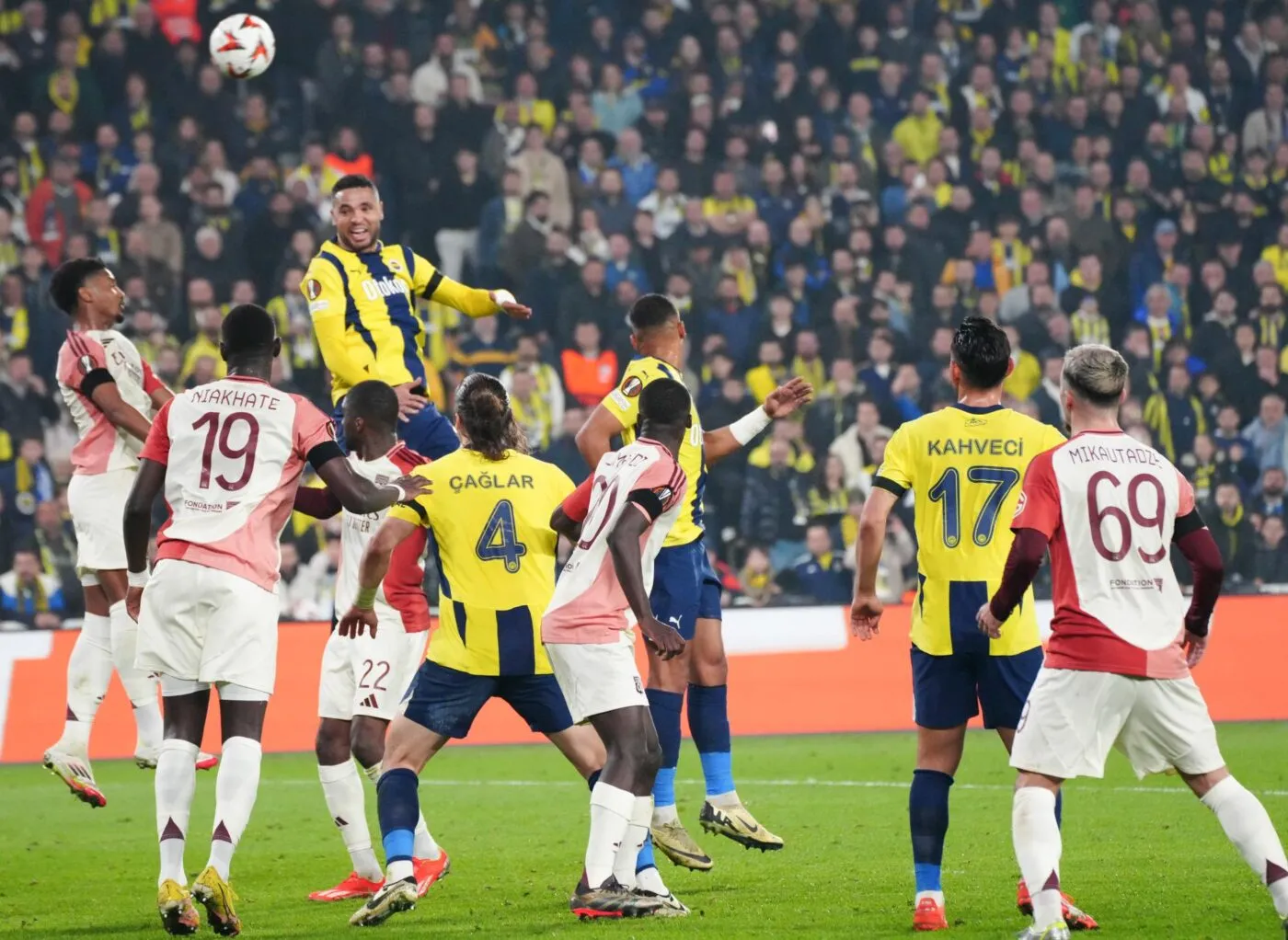 Les bonnes stats de Lyon contre le Fener