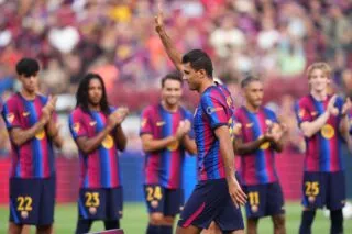 Rodri accueilli comme un roi au Camp Nou