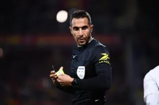 L'arbitre condamné pour violences conjugales officiera toujours en Ligue 1