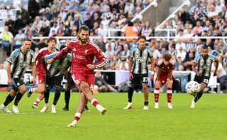 Liverpool évite la bavure à Newcastle grâce à un penalty de dernière minute