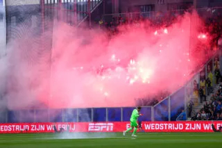 Aux Pays-Bas, des feux d'artifice lancés par des fans font des blessés
