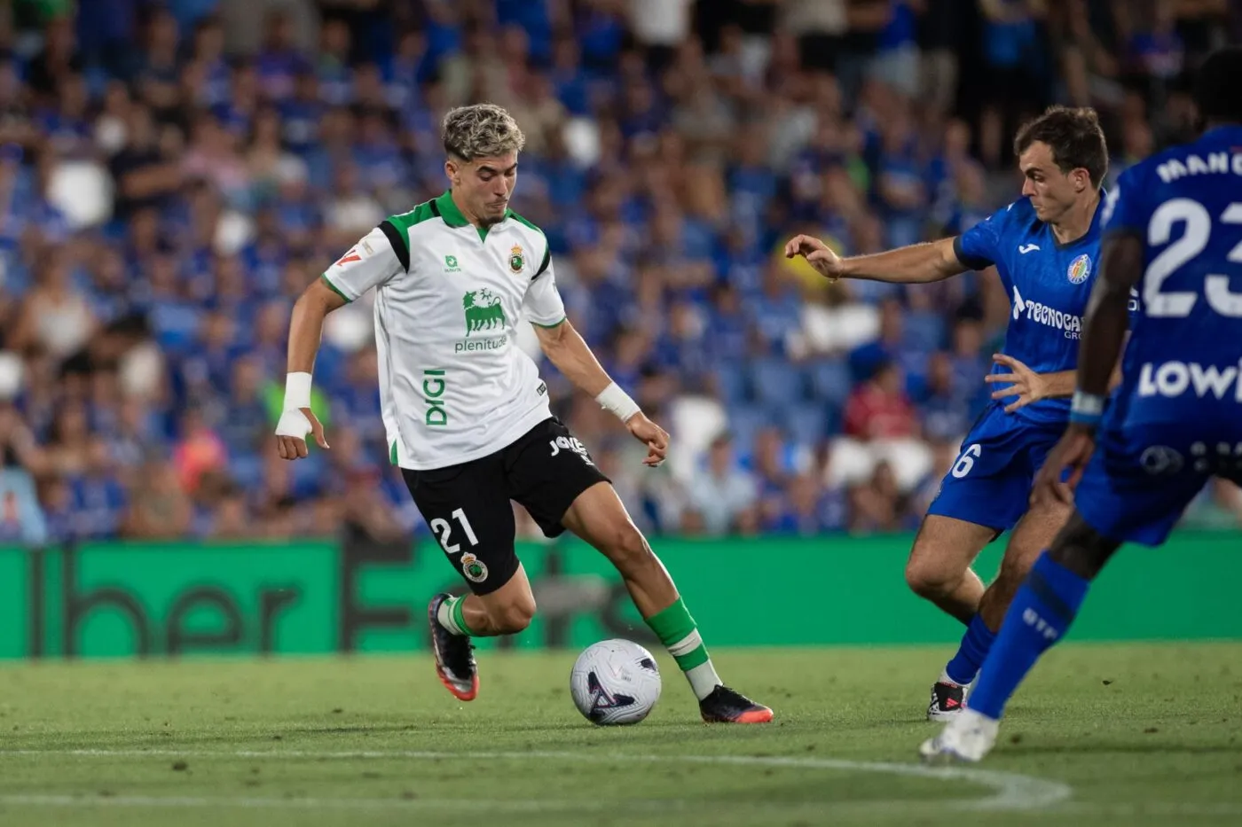Le Racing Santander bat Elche avec un triplé de Zabiri