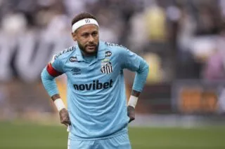Un maillot de Neymar provoque des ennuis à un enfant