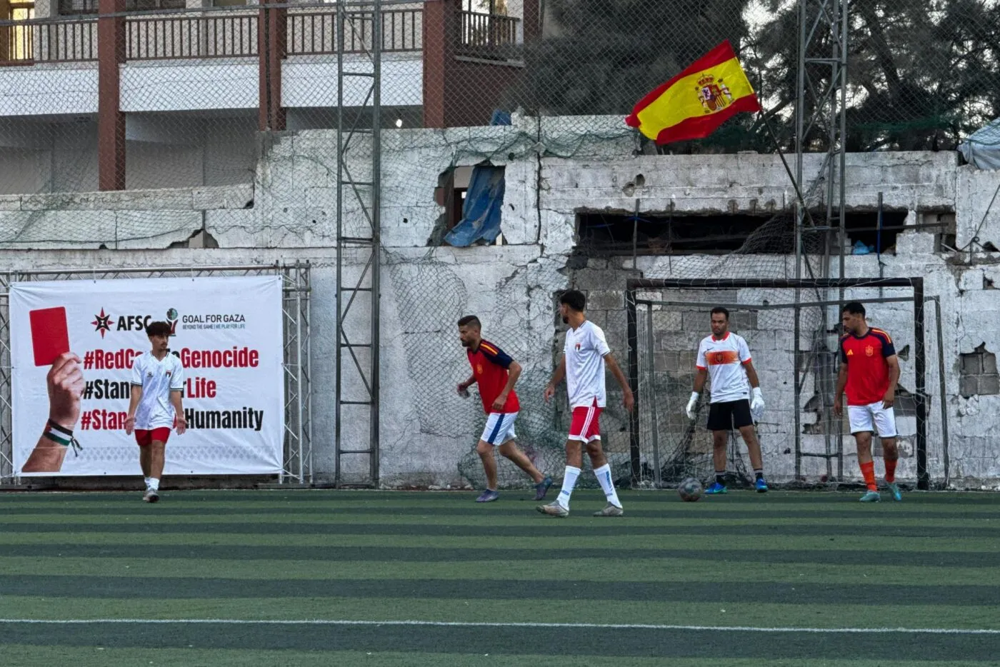 Une photo de foot à Gaza retirée d&rsquo;une exposition devra être réinstallée