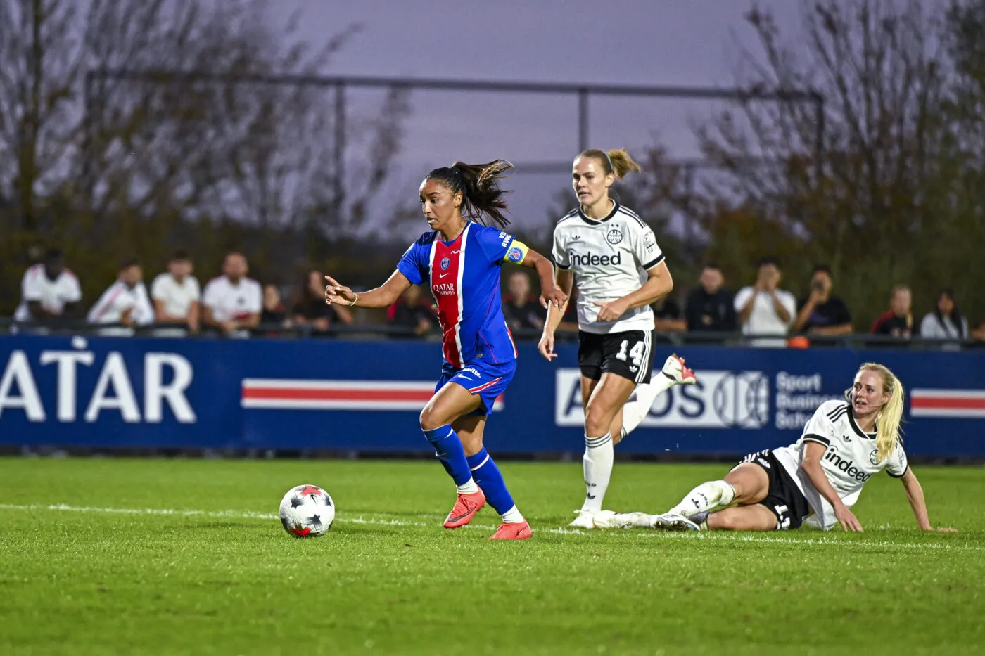 Sans vraiment briller, le PSG se qualifie en Ligue des champions féminine