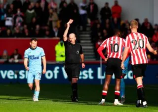 Un ex-arbitre anglais se lançait des défis pendant les matchs
