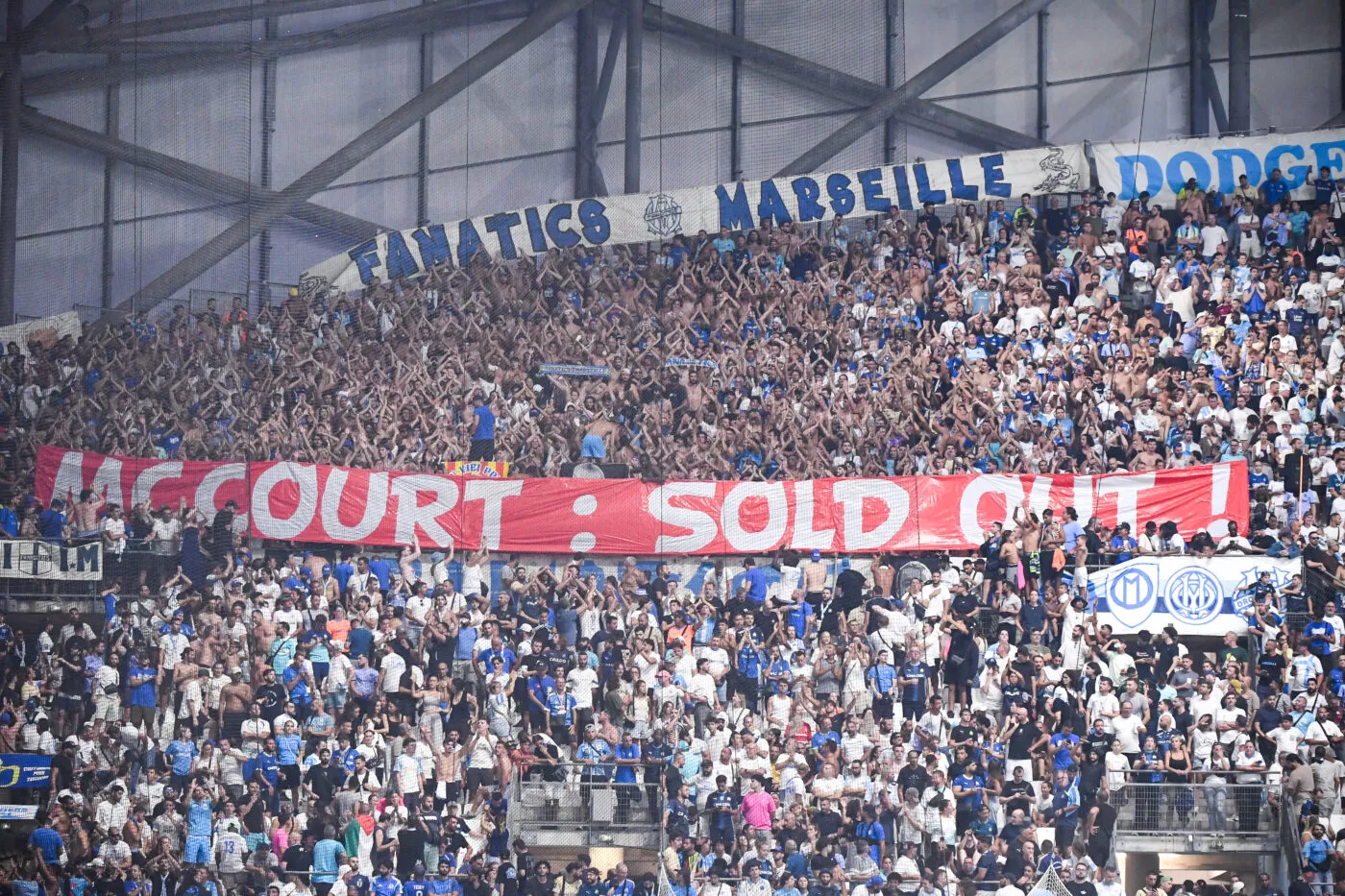 Des nouvelles banderoles hostiles à McCourt au Vélodrome