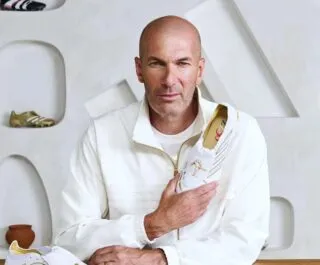 Zinédine Zidane reçoit un cadeau de fou alors que ce n'est pas son anniversaire