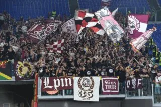 Empêchés d'accéder à leur parcage, les ultras de Servette soutenus par leurs rivaux de Lausanne