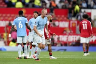 Les arbitres VAR du derby de Manchester sanctionnés