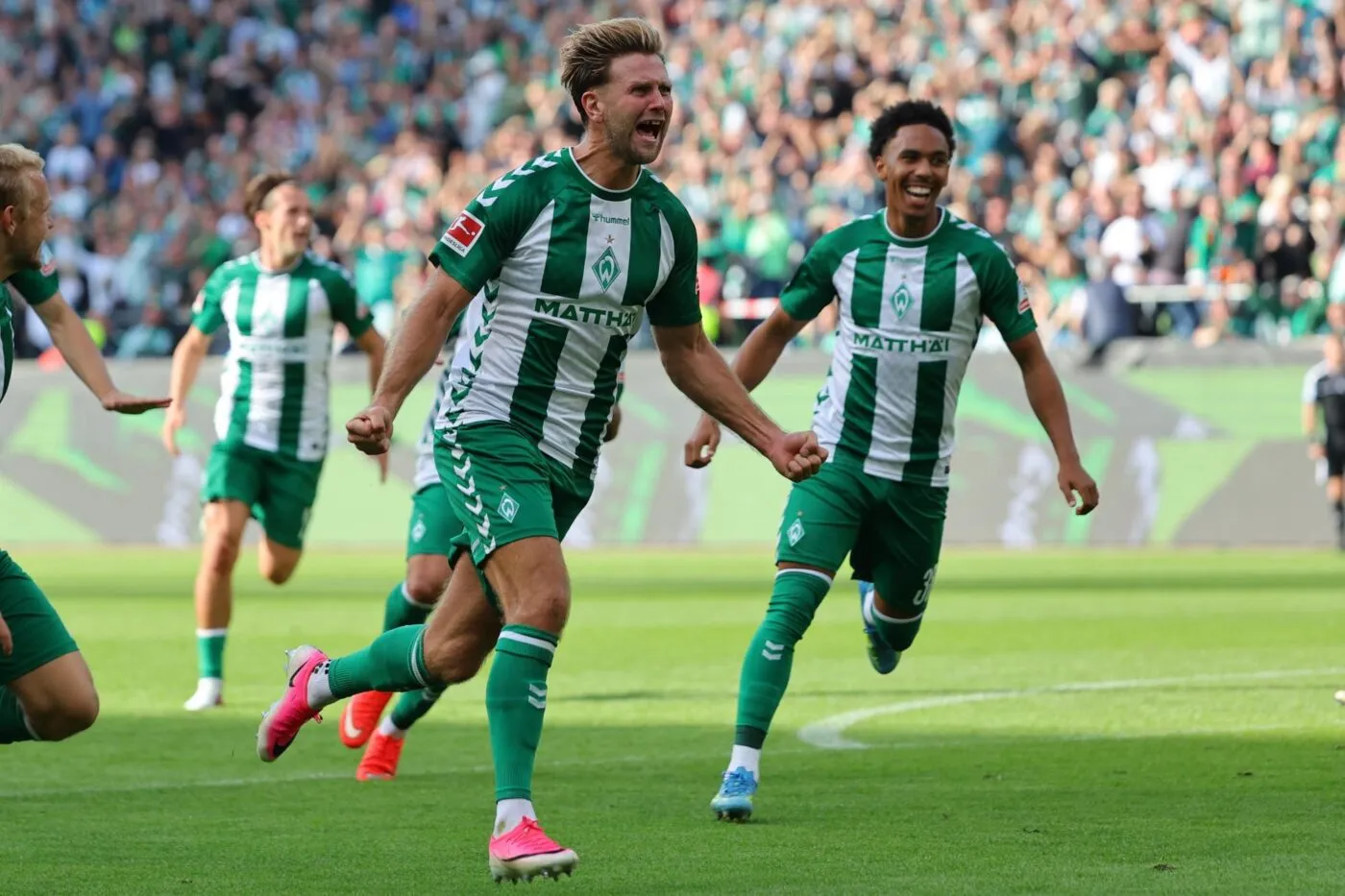 Hambourg décroche son premier succès, le Werder retourne Augsbourg, Gladbach n’en finit plus de couler