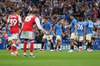 Arsenal choke face à Brighton et perd la tête de la Premier League