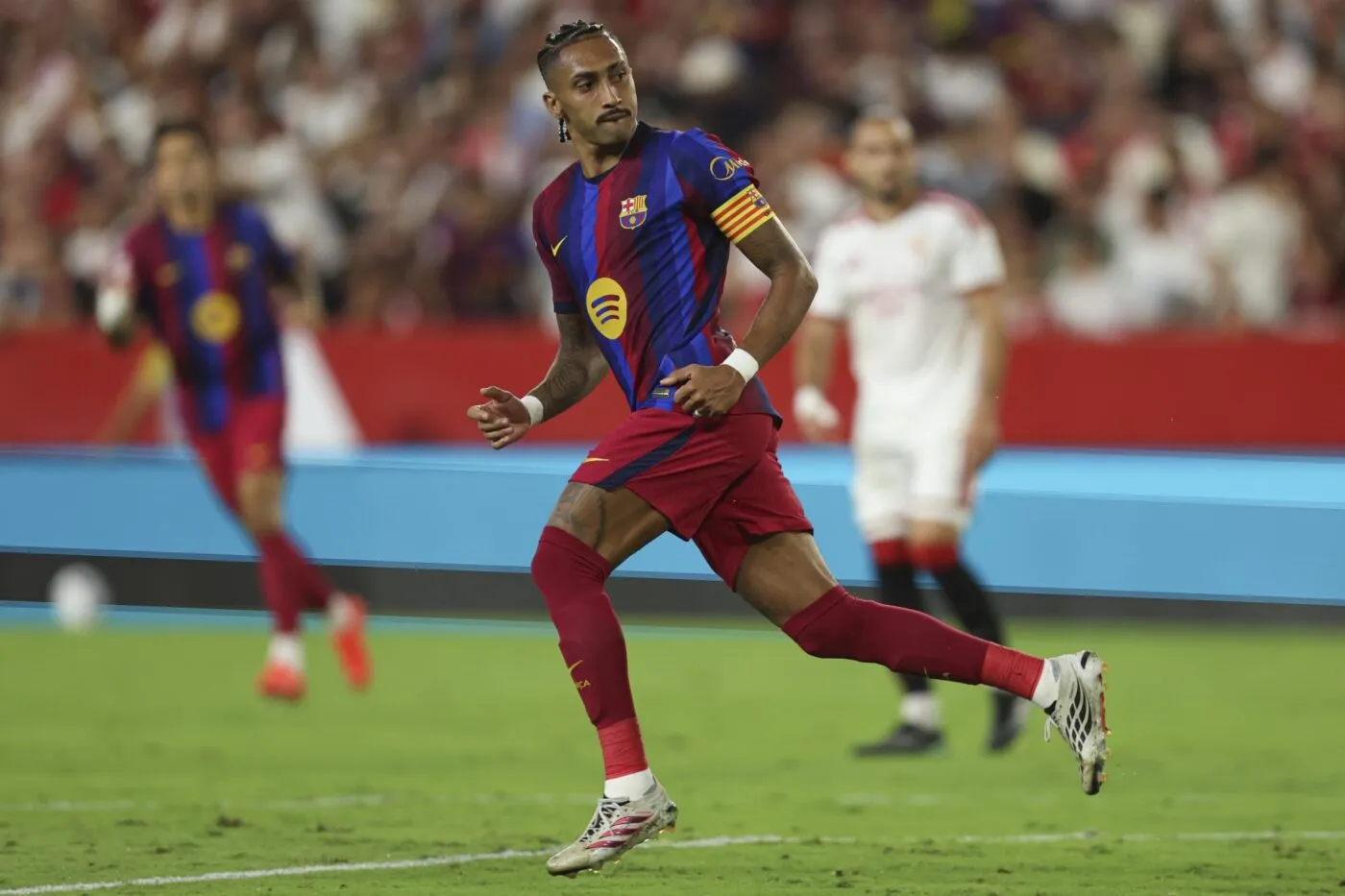 Un triplé de Raphinha offre une nouvelle victoire au Barça, toujours invaincu en Liga