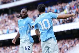 Manchester City distance Arsenal, Liverpool se replace