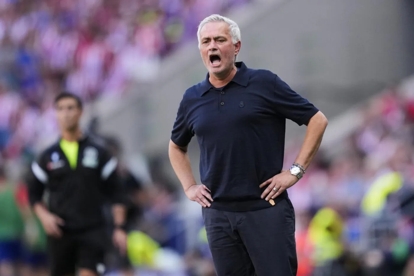 Mourinho s'en prend au « pauvre arbitre » du derby