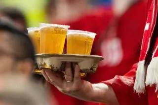 L'alcool bientôt de retour dans les stades anglais ?