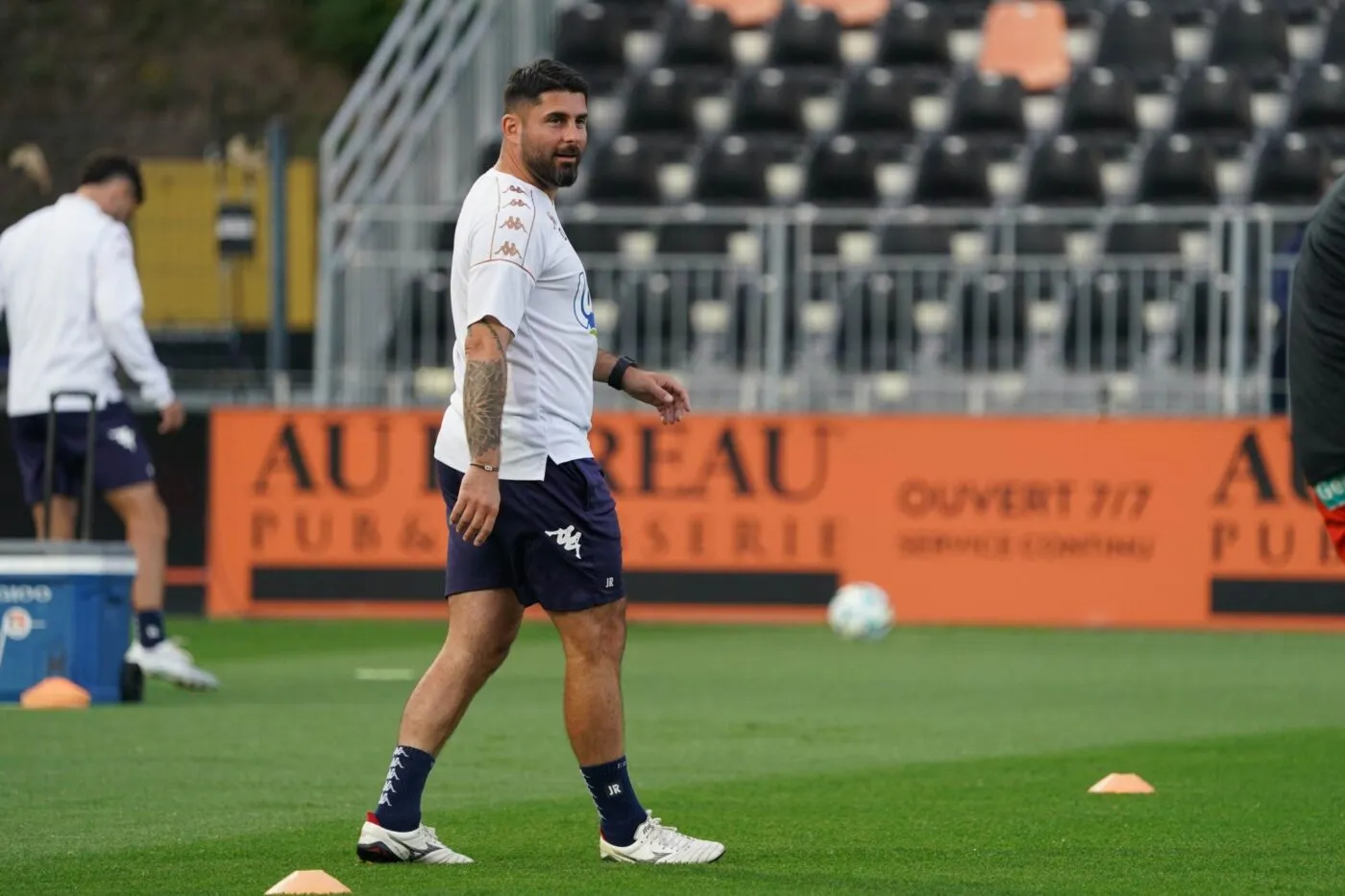 Un entraîneur du Stade lavallois visé par plusieurs messages malveillants