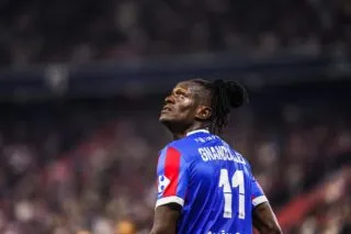 Caen baisse son short pour fêter la victoire dans le derby