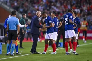 Zizou et les Bleus remplissent le Stade de France