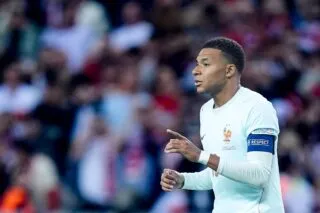 Les footballeurs ont-ils le droit d’aller en boîte de nuit ?