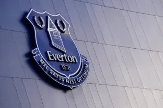 Everton étudie les options de vente