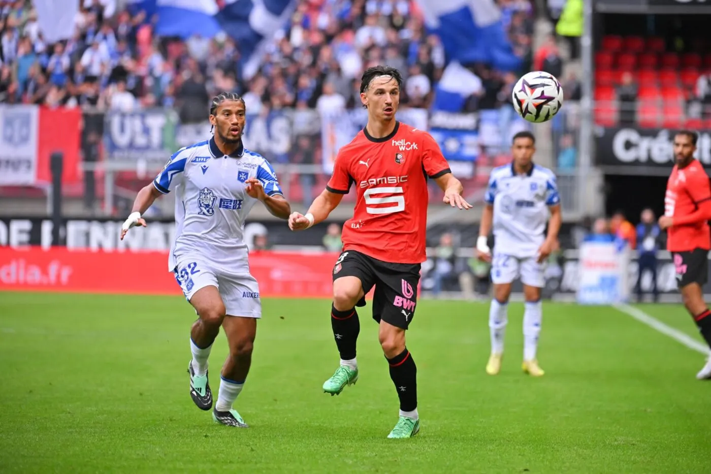Rennes s’en sort contre Auxerre et s’invite sur le podium