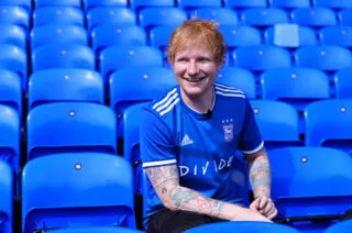 Quand les chanteurs et le groupes de musique sponsorisent des clubs de foot