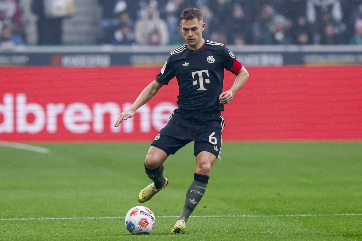 Le Bayern met du temps pour malmener Mönchengladbach, Leipzig trimballe Augsburg