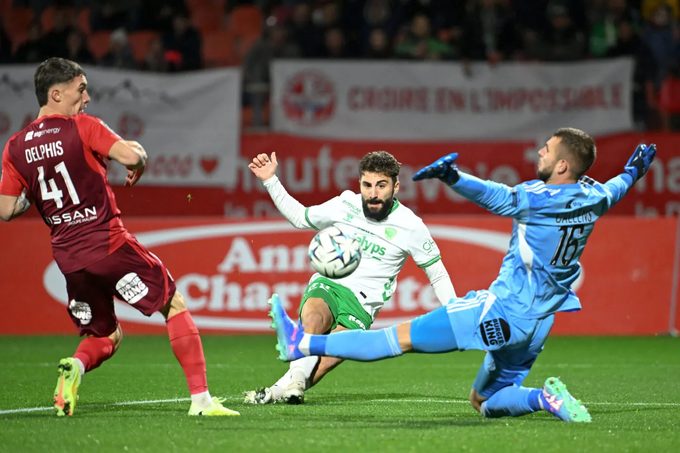Coulé à Annecy, Saint-Étienne est la deuxième pire défense de Ligue 2 