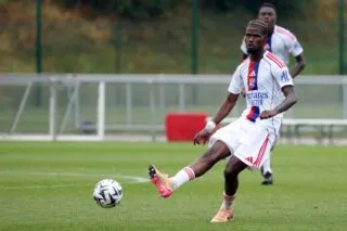 Paul Akouokou casse l’écran de la VAR et se fait expulser