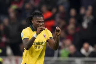 L’AC Milan bat la Fio sur le fil et prend les commandes de la Serie A