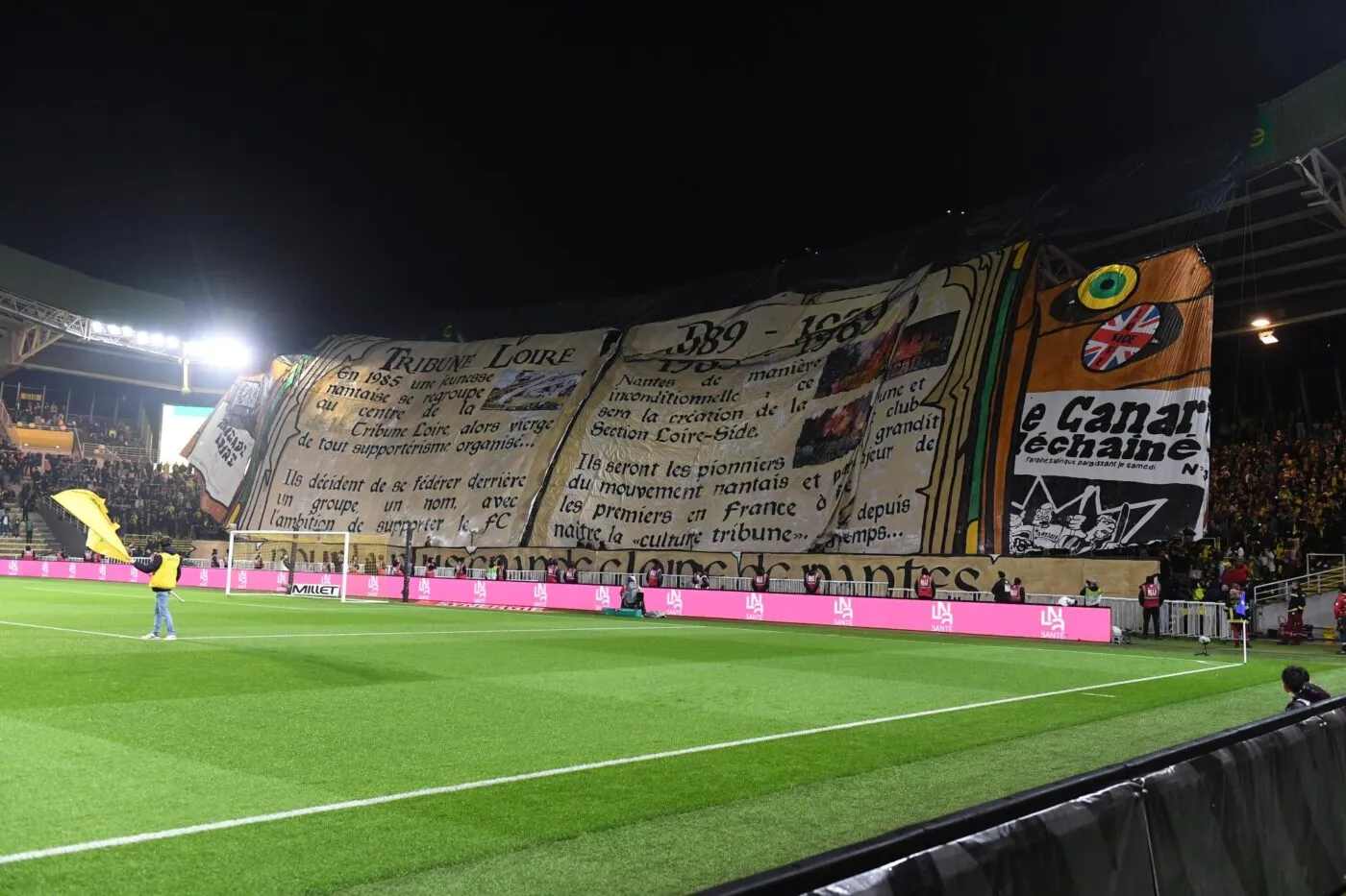 Le magnifique tifo de la tribune Loire