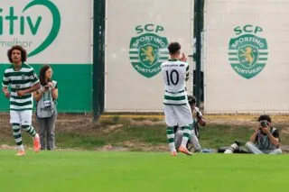 Les jeunes du Sporting célèbrent leur but contre l'OM avec un t-shirt JUL