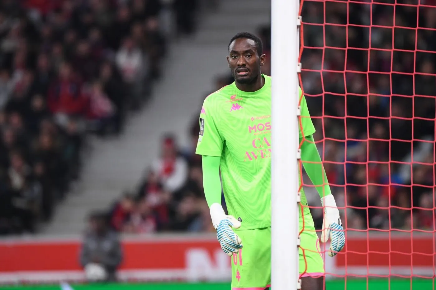 Les nouvelles sont rassurantes pour Pape Sy, sorti sur civière à Lille