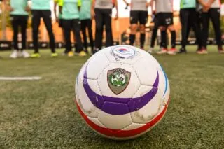 À Bondy, une équipe de cécifoot aurait perdu sur tapis vert après une réserve contre le voile d’une joueuse