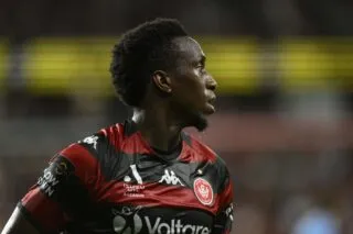 Le superbe but de Yeni Ngbakoto avec Sedan