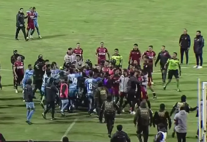 17 cartons rouges distribués lors d’un match de Coupe de Bolivie