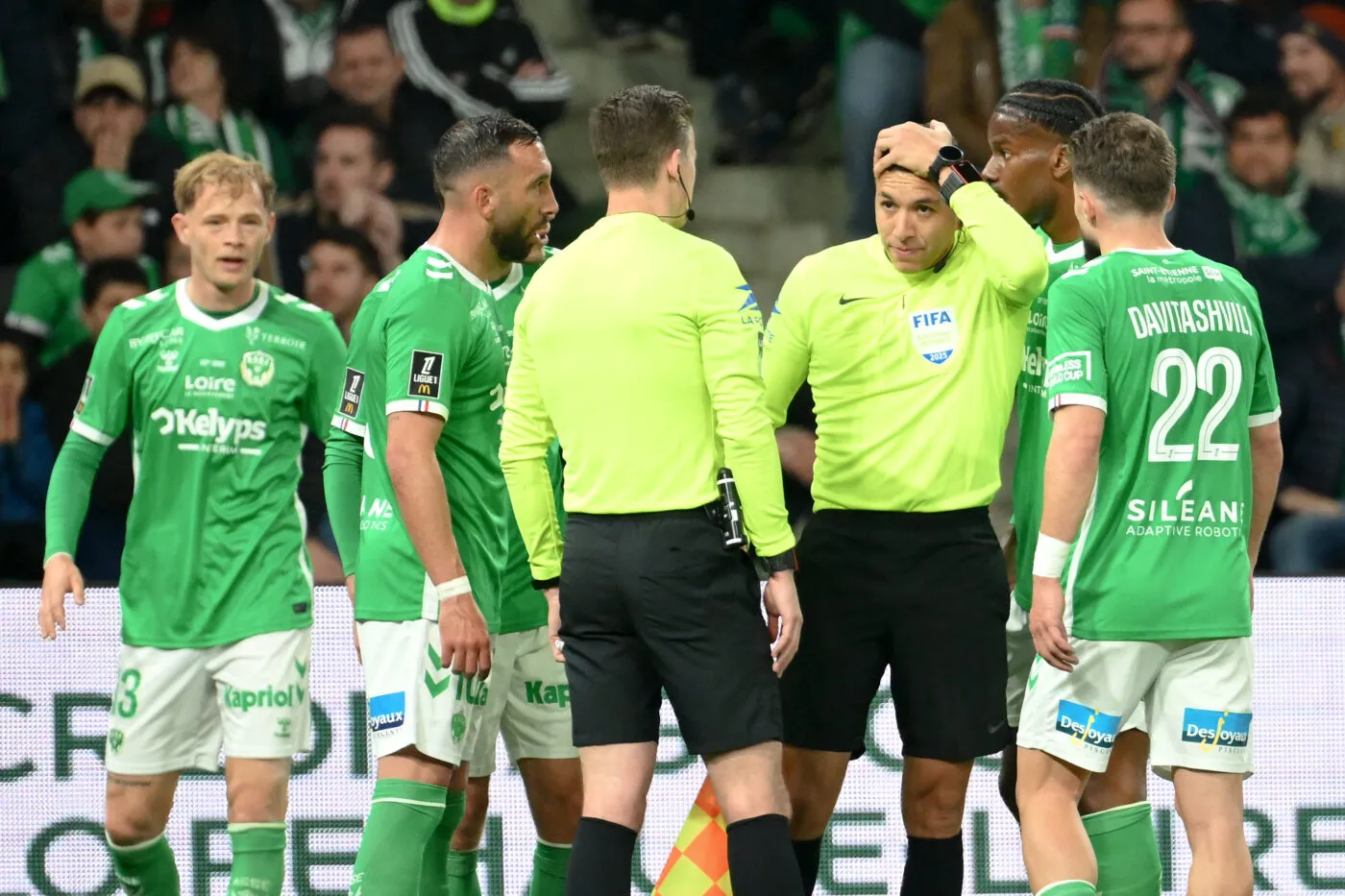 Les lanceurs de pièces de Saint-Étienne-OL condamnés
