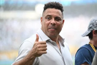 Emmanuel Macron lance un appel à R9