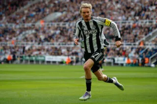 Comment Newcastle a adapté son jeu à Nick Woltemade ? 